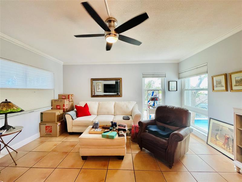 Image 28 of 41 For 234 Hibiscus Ave  271