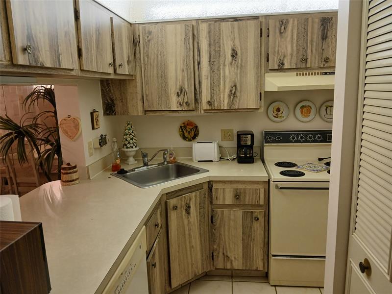 Image 7 of 14 For 627 Sea Pine Way  B1