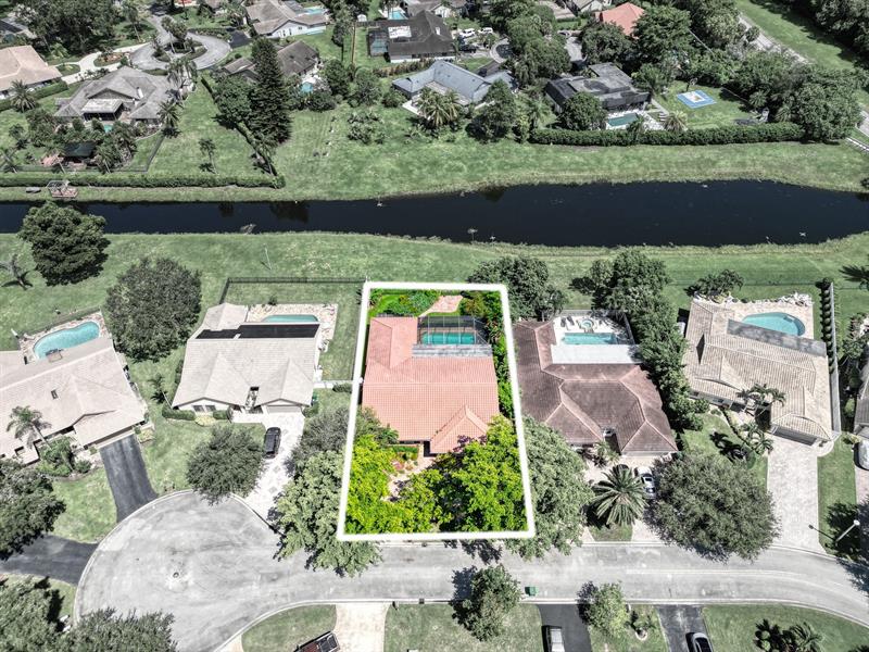 Details for 303 105th Ter, Coral Springs, FL 33071