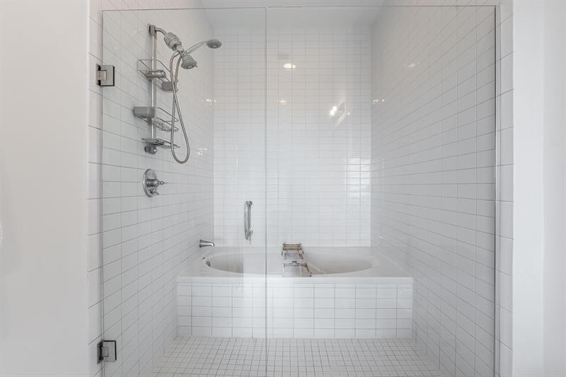 Image 12 of 30 For 888 Biscayne Blvd  1210