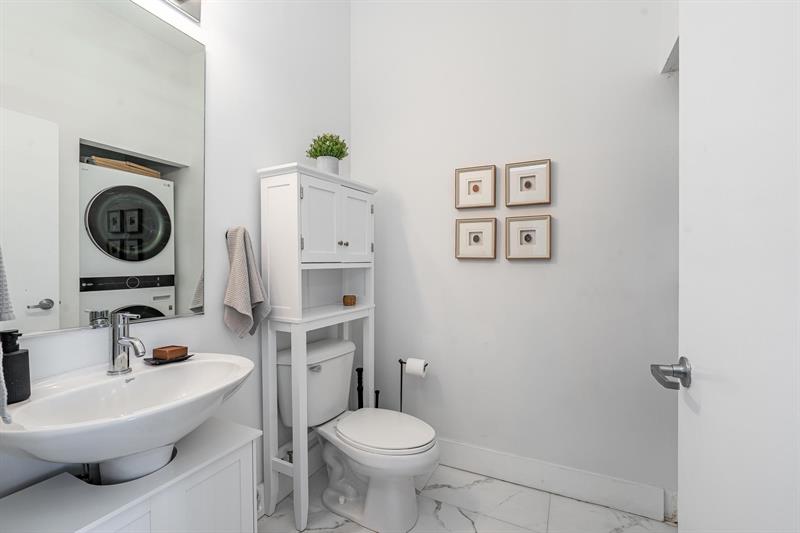 Image 13 of 30 For 888 Biscayne Blvd  1210