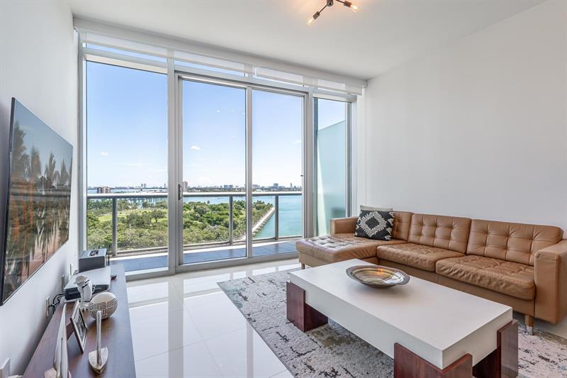 Image 15 of 30 For 888 Biscayne Blvd  1210