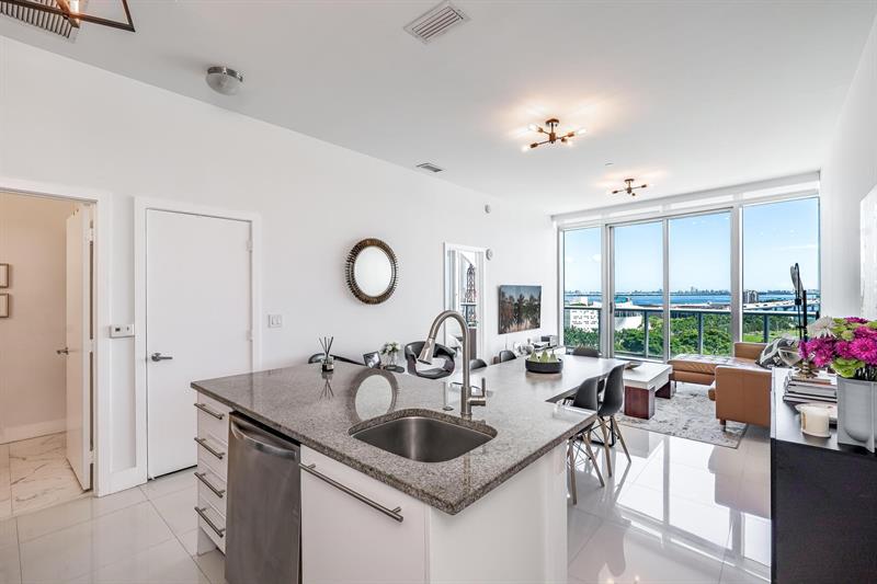 Image 17 of 30 For 888 Biscayne Blvd  1210