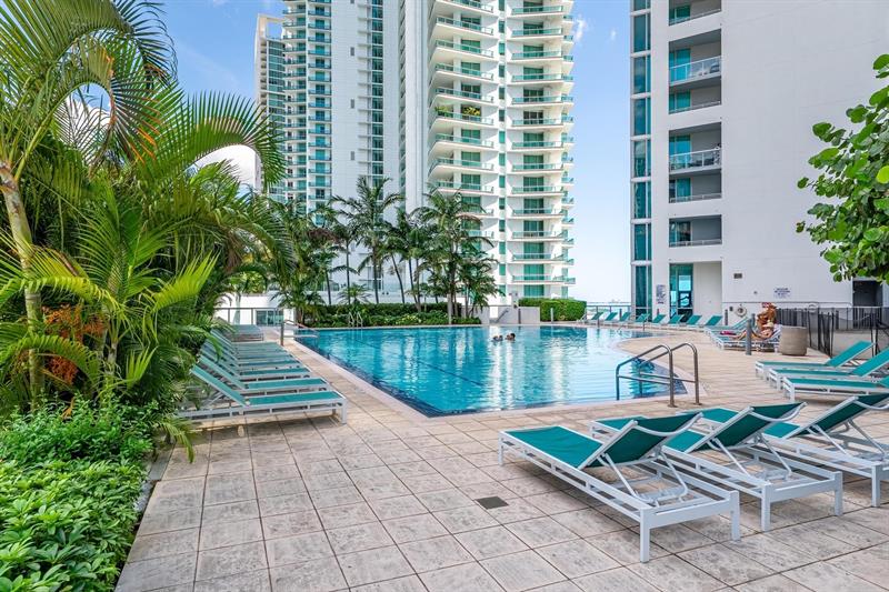 Image 18 of 30 For 888 Biscayne Blvd  1210