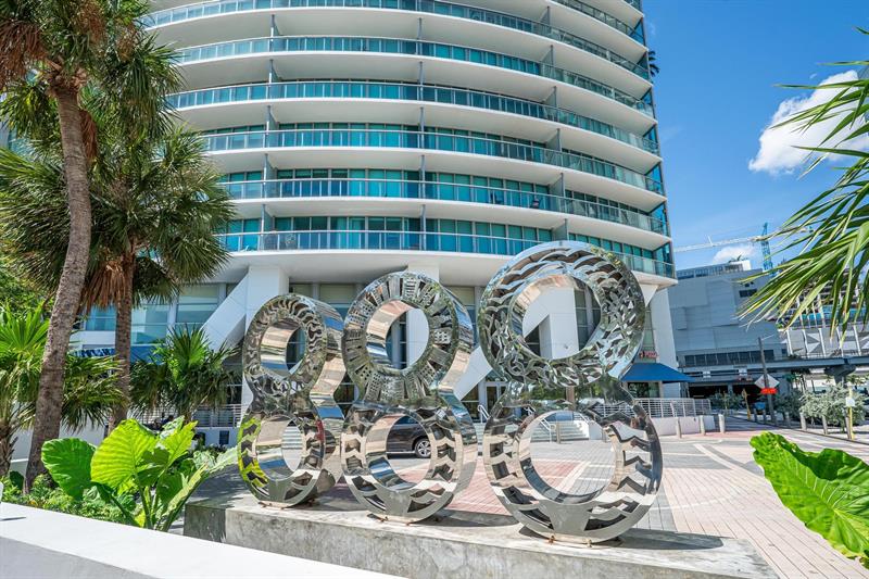 Image 29 of 30 For 888 Biscayne Blvd  1210