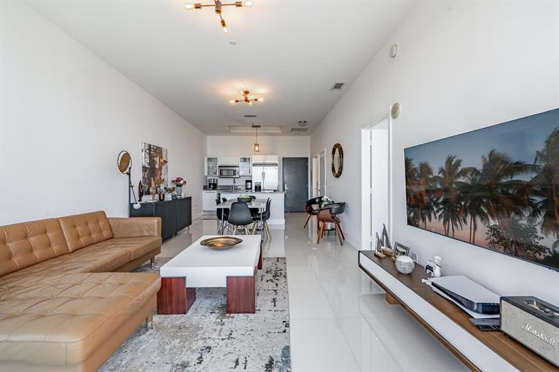 Image 6 of 30 For 888 Biscayne Blvd  1210