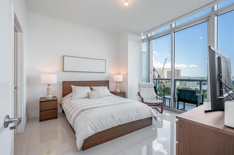 Image 7 of 30 For 888 Biscayne Blvd  1210