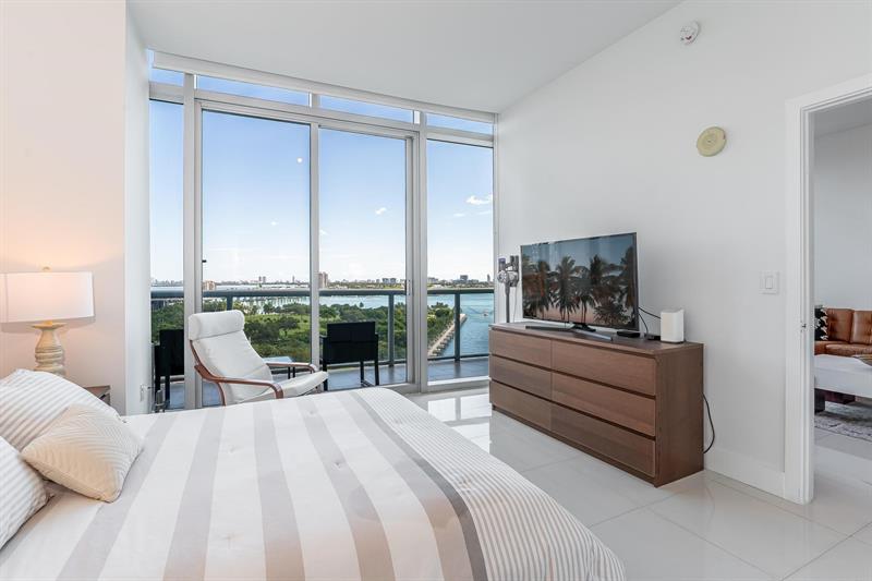 Image 8 of 30 For 888 Biscayne Blvd  1210