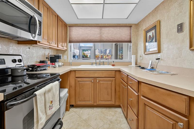 Image 13 of 22 For 5580 Tamberlane Cir  133