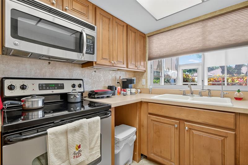 Image 14 of 22 For 5580 Tamberlane Cir  133