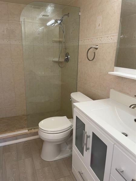 Image 11 of 27 For 2731 14th Street Cswy  103