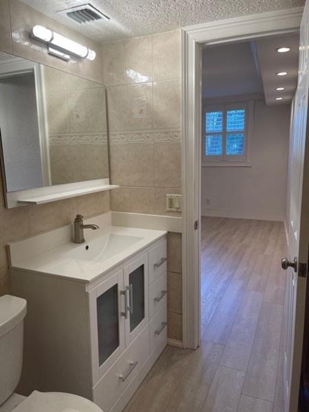 Image 12 of 27 For 2731 14th Street Cswy  103