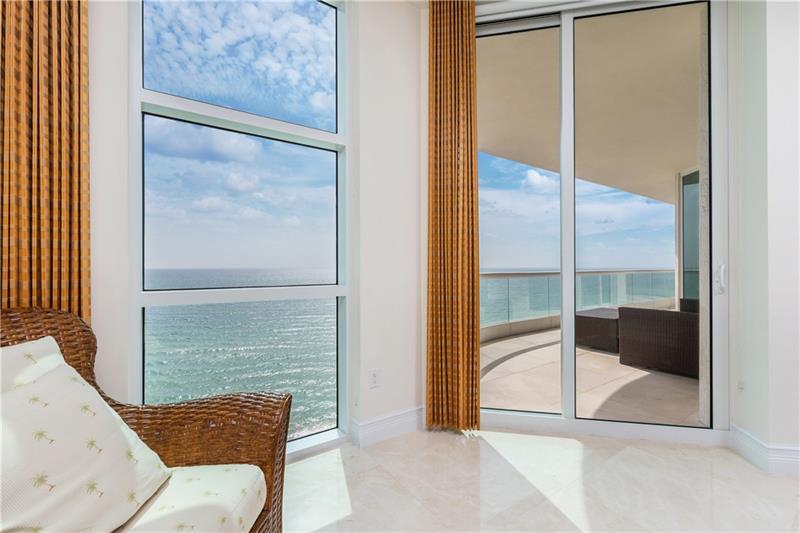 Image 6 of 30 For 16051 Collins Ave  1202