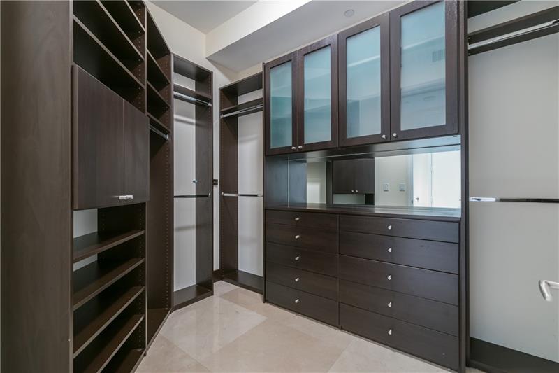 Image 7 of 30 For 16051 Collins Ave  1202