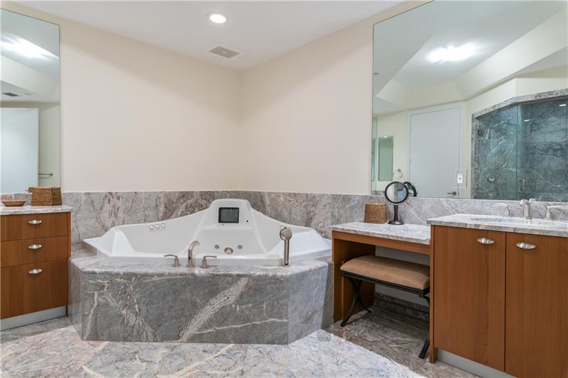 Image 8 of 30 For 16051 Collins Ave  1202