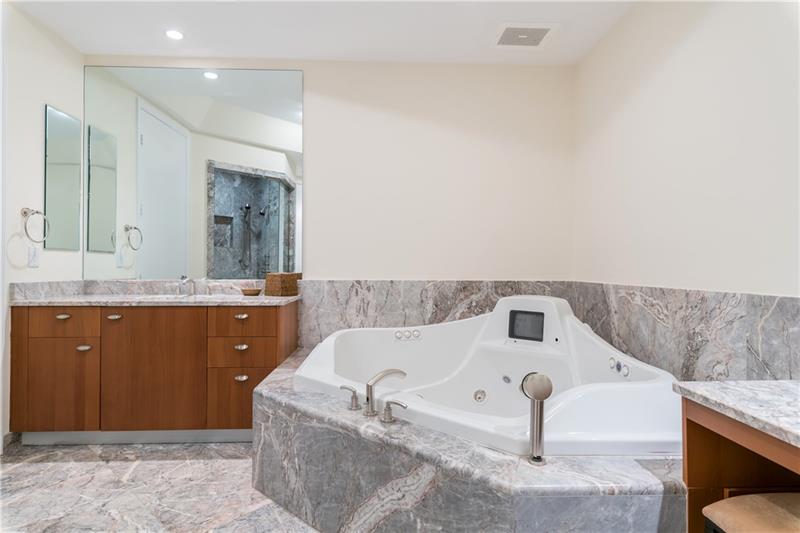 Image 9 of 30 For 16051 Collins Ave  1202