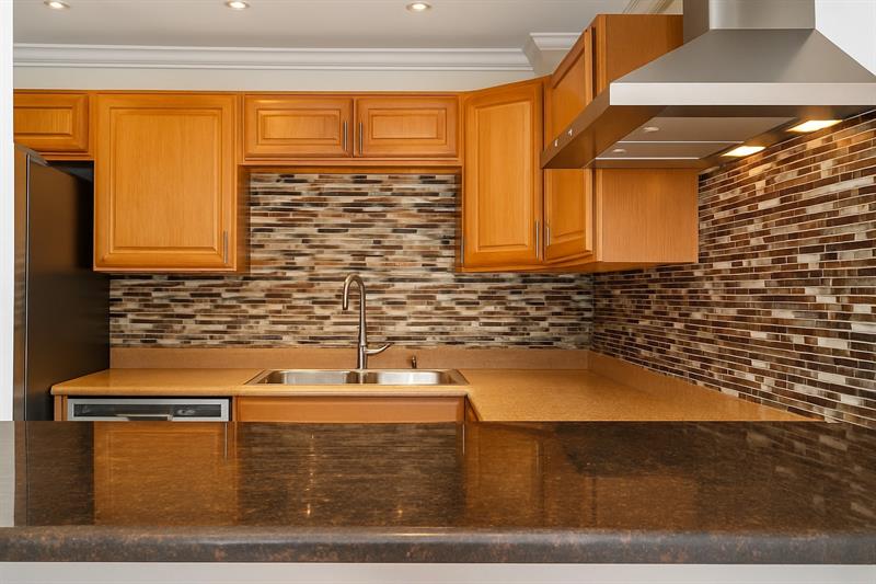 Image 10 of 25 For 4350 Hillcrest Dr  818
