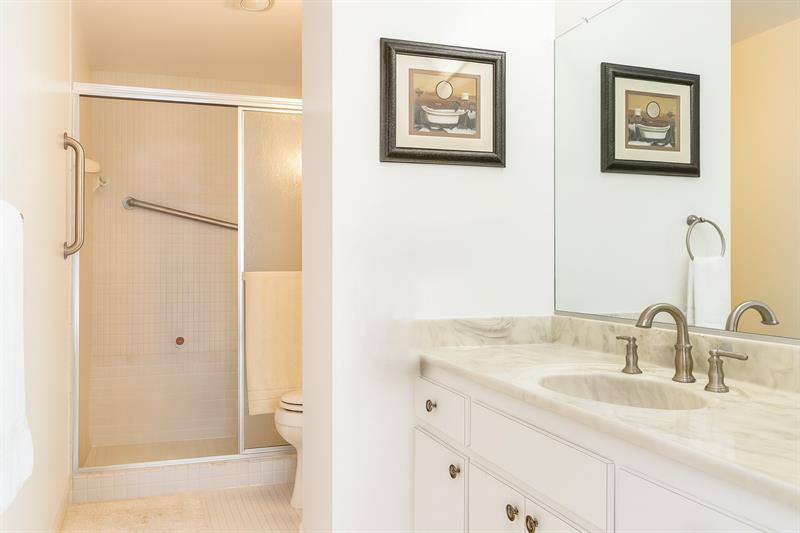 Image 16 of 25 For 4350 Hillcrest Dr  818