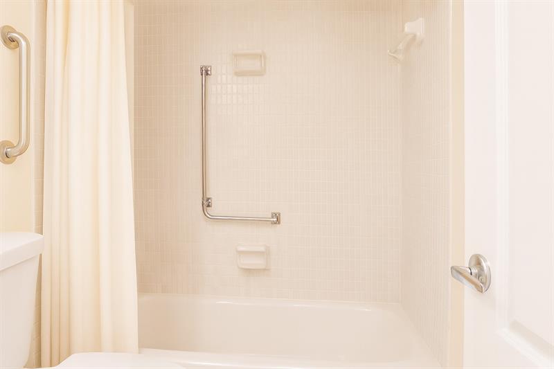 Image 20 of 25 For 4350 Hillcrest Dr  818