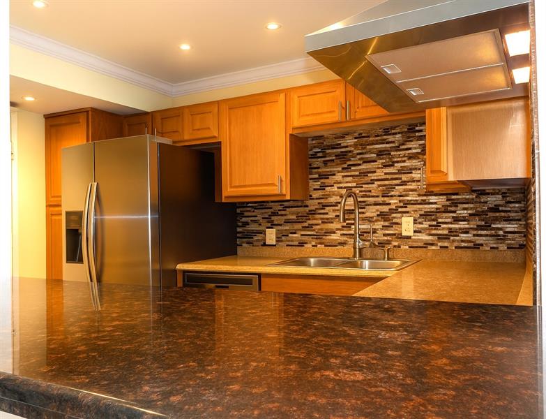 Image 8 of 25 For 4350 Hillcrest Dr  818