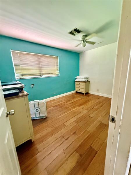 Image 16 of 23 For 6592 Patricia Dr