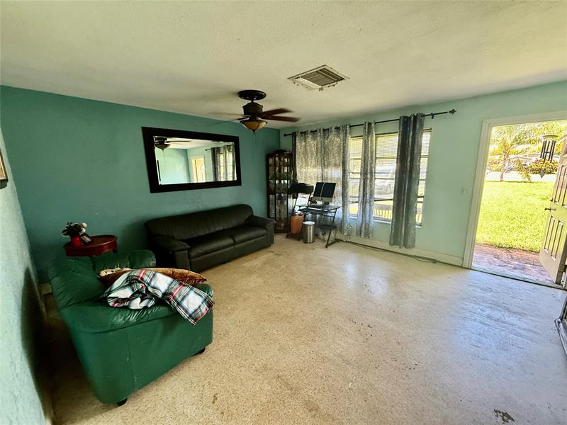 Image 5 of 23 For 6592 Patricia Dr
