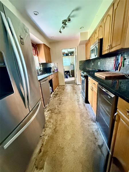 Image 8 of 23 For 6592 Patricia Dr