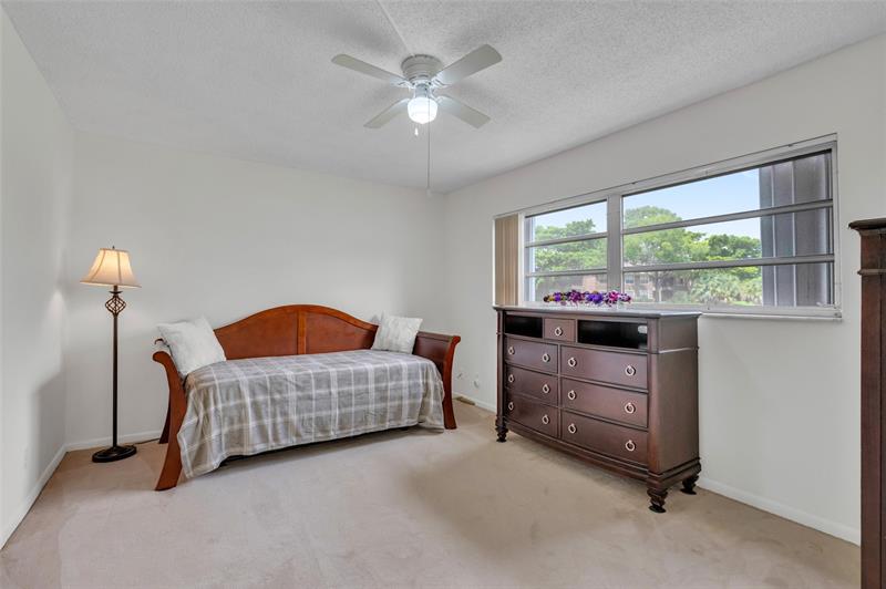 Image 19 of 25 For 2850 Forest Hills Blvd  105