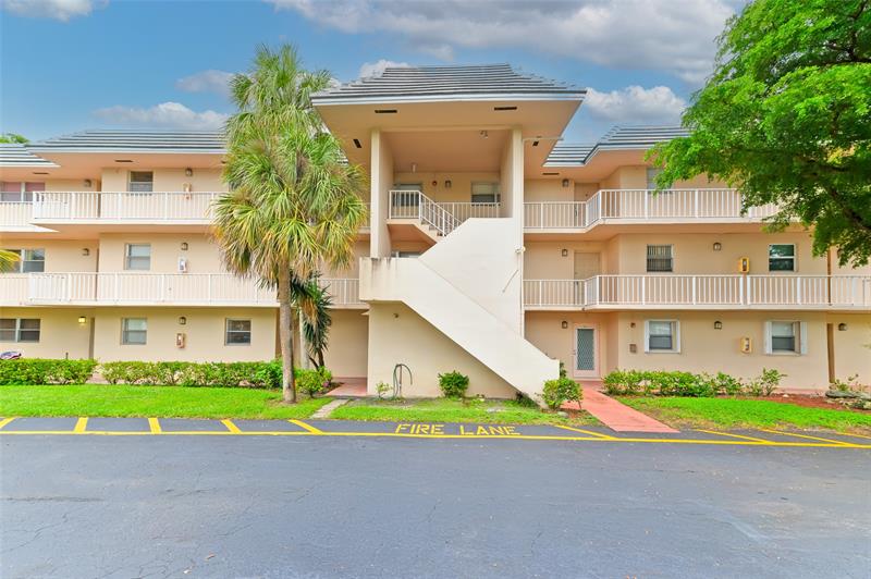 Image 38 of 78 For 2850 Forest Hills Blvd 105