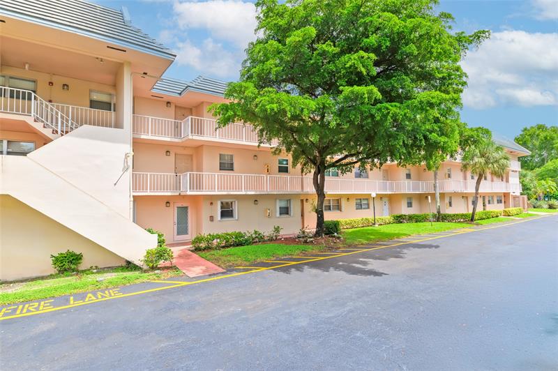 Image 43 of 78 For 2850 Forest Hills Blvd 105