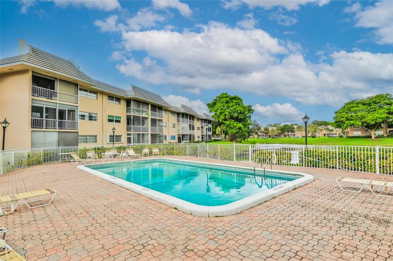 Image 51 of 78 For 2850 Forest Hills Blvd 105