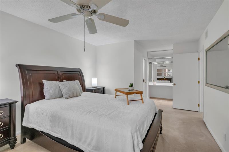 Image 62 of 78 For 2850 Forest Hills Blvd 105