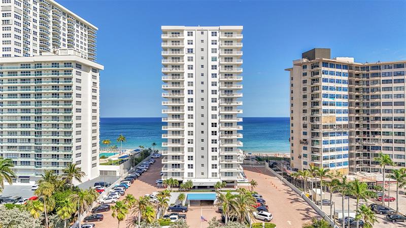 Image 3 of 31 For 3850 Galt Ocean Dr.  209