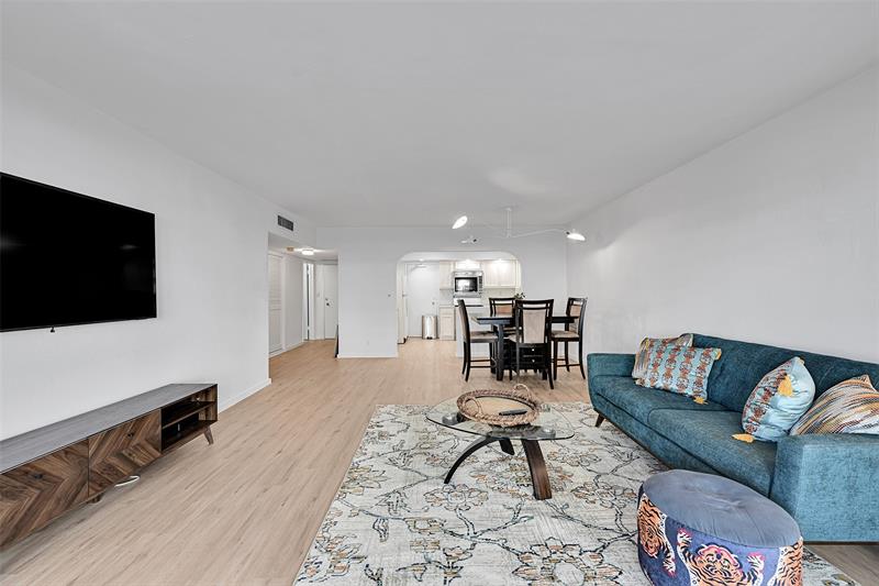 Image 8 of 31 For 3850 Galt Ocean Dr.  209