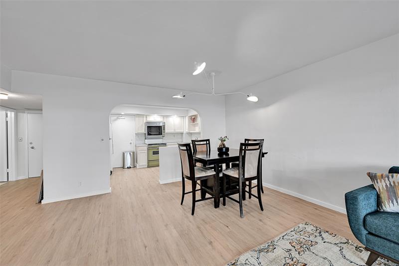 Image 9 of 31 For 3850 Galt Ocean Dr.  209