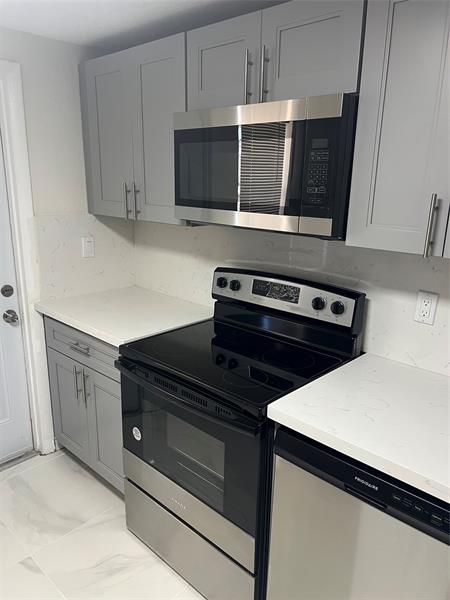 Image 4 of 51 For 8705 38th Drive  2a