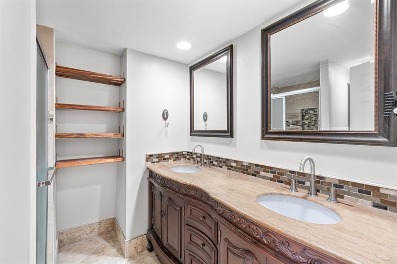 Image 15 of 20 For 4065 Wimbledon Dr