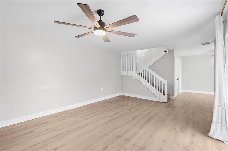 Image 8 of 20 For 4065 Wimbledon Dr