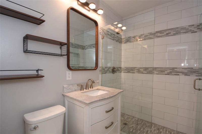 Image 11 of 21 For 1301 16th Ave  B