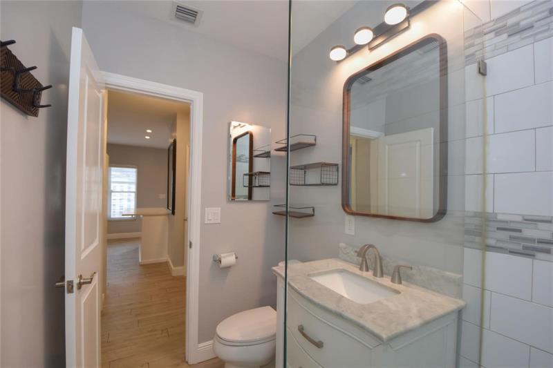 Image 12 of 21 For 1301 16th Ave  B