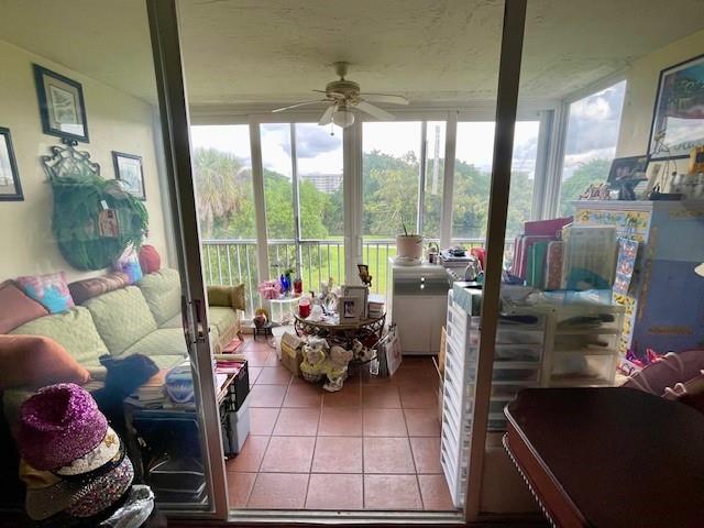 Image 12 of 14 For 3151 Palm Aire Dr  307