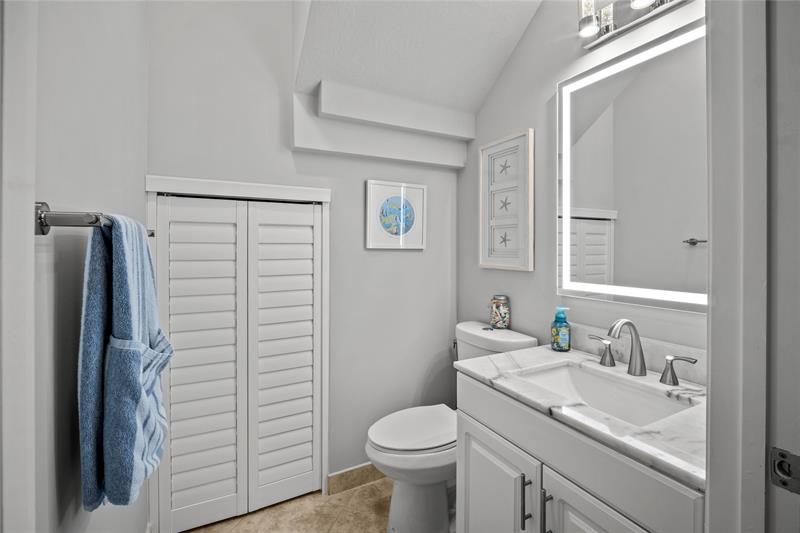 Image 16 of 35 For 6967 Julia Gardens Drive  6967