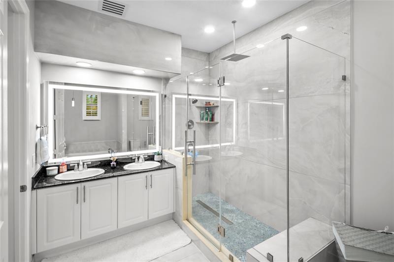Image 22 of 35 For 6967 Julia Gardens Drive  6967