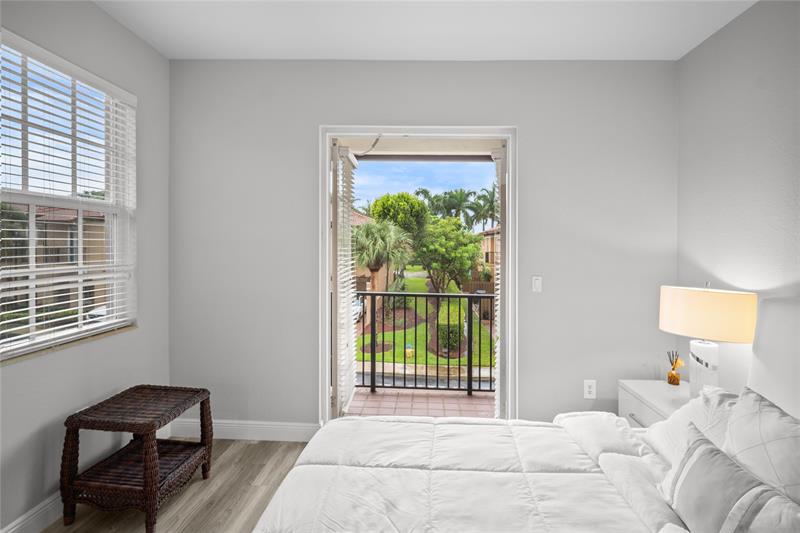 Image 25 of 35 For 6967 Julia Gardens Drive  6967