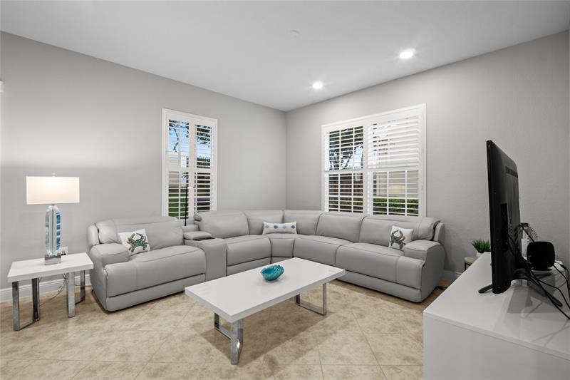 Image 3 of 35 For 6967 Julia Gardens Drive  6967