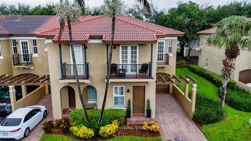 Image 5 of 35 For 6967 Julia Gardens Drive  6967