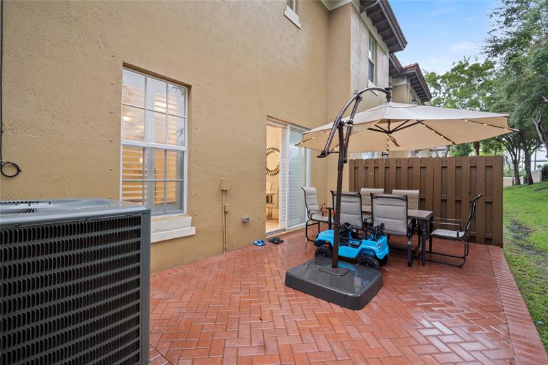 Image 8 of 35 For 6967 Julia Gardens Drive  6967