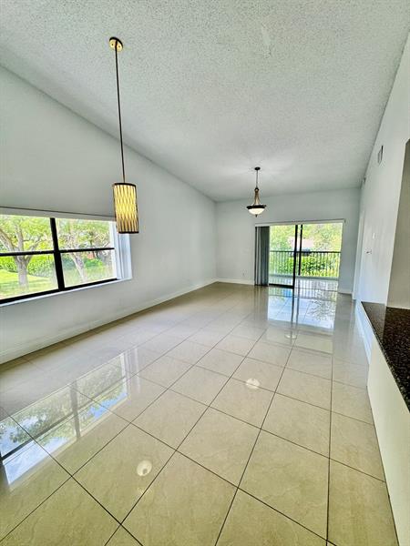 Image 24 of 51 For 9657 Riverside Dr  5h