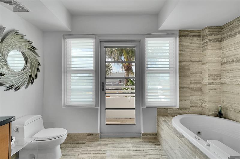 Image 24 of 47 For 101 Fort Lauderdale Beach Blvd  208
