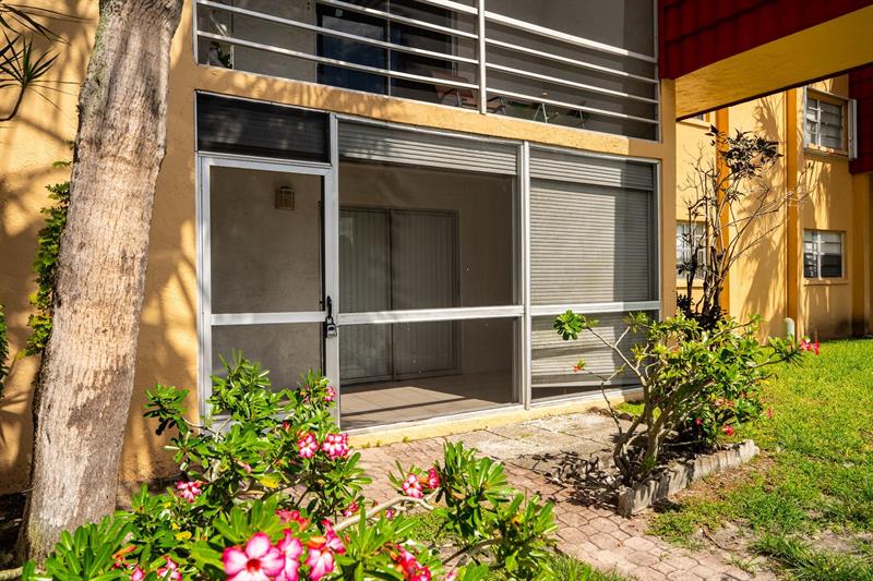 Image 13 of 27 For 22605 66th Ave  102